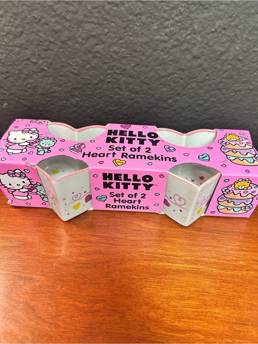 New‎ Hello Kitty Valentine's Day Heart Shaped Ramekins Bakeware Set of 2